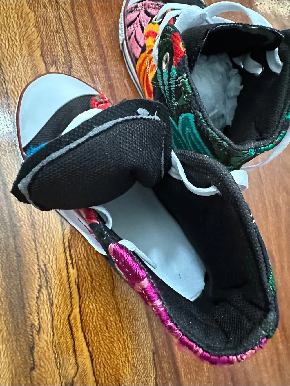 SIZE 12US Kids High-Top Floral Embroidered  Sneakers Multicolor